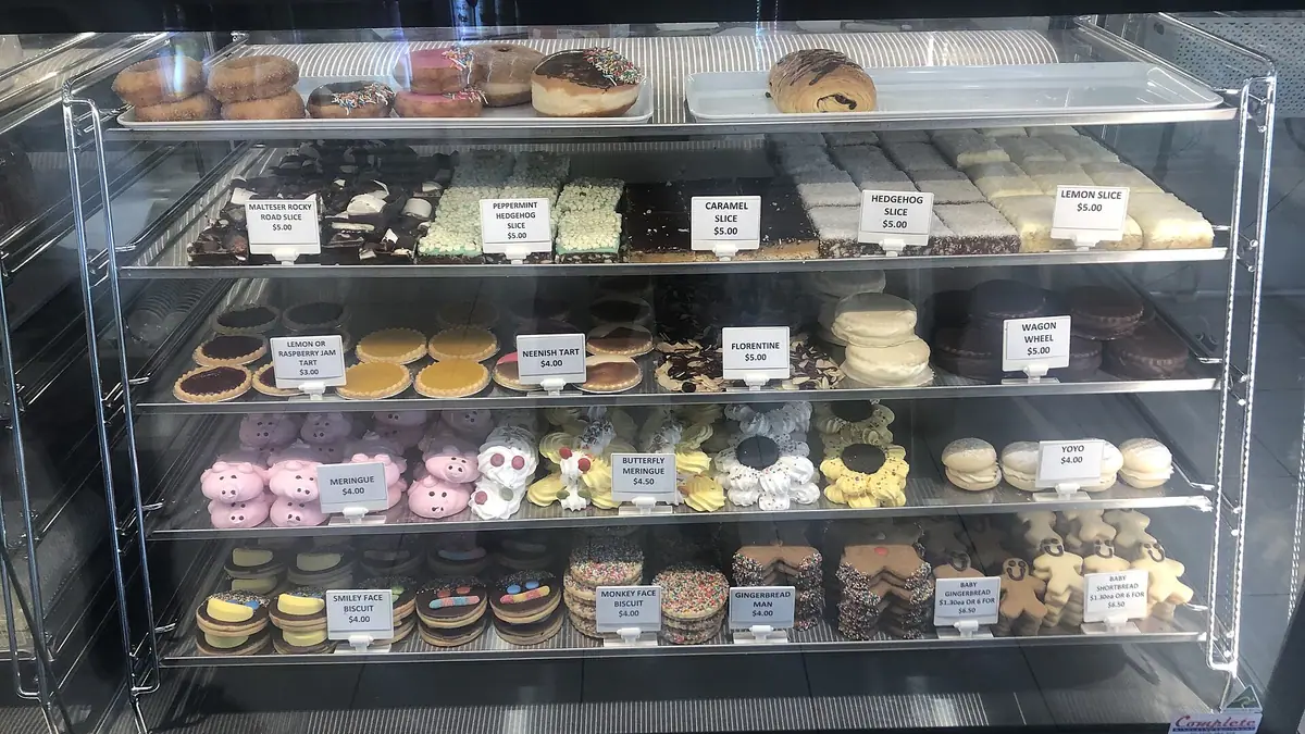 Simmons – bakery in How Wood, St Albans